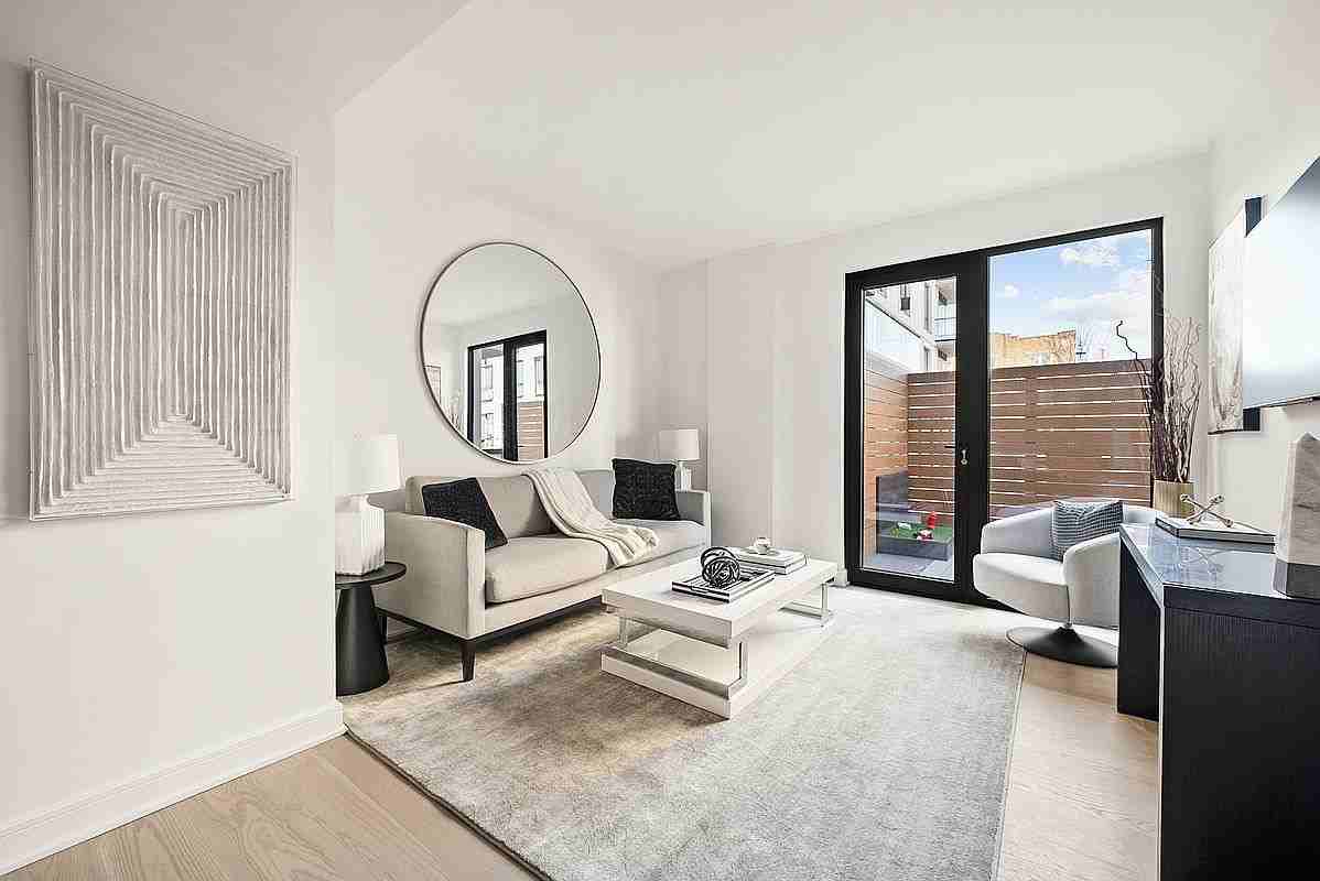 4021 27th St #6A - Photo 3 of 6