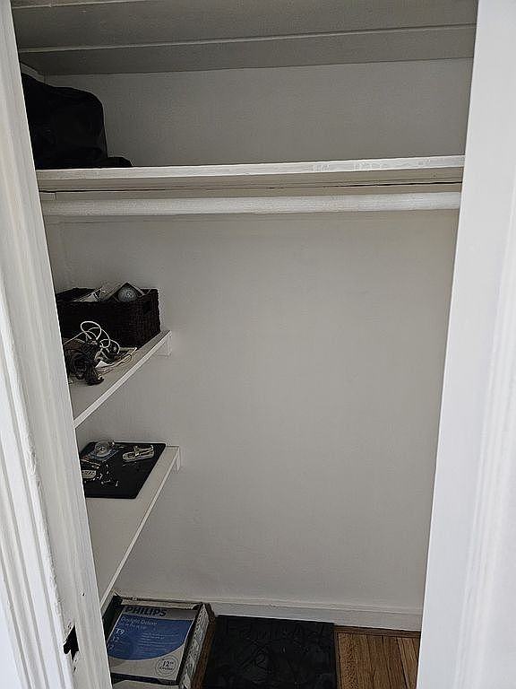 4414 Newtown Rd #1L - Photo 4 of 11