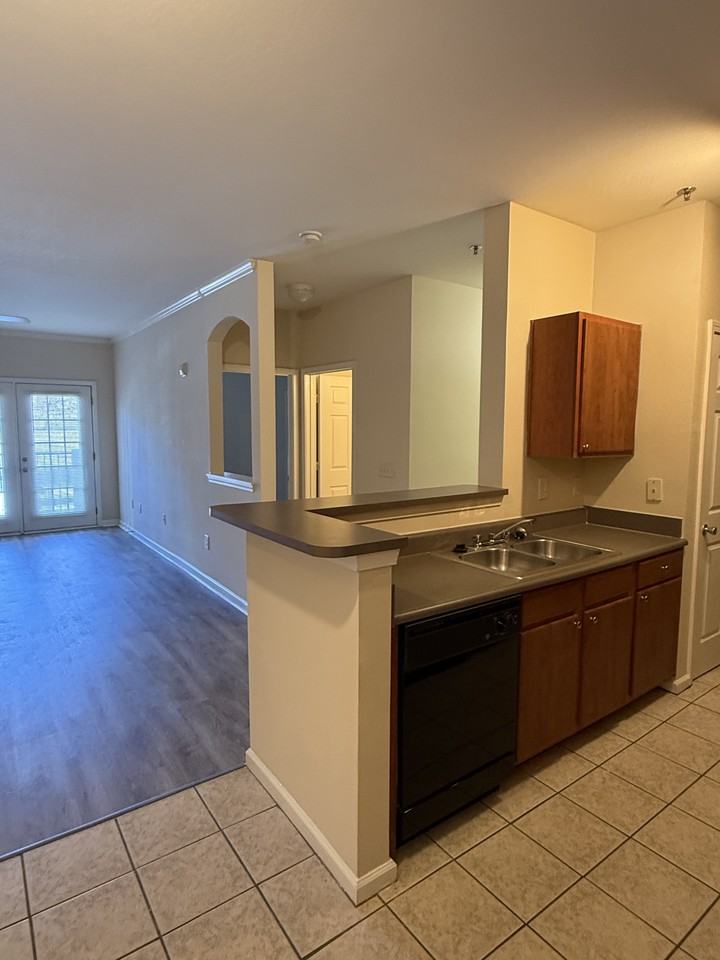 100 Vista Lake Dr #203 - Photo 6 of 8