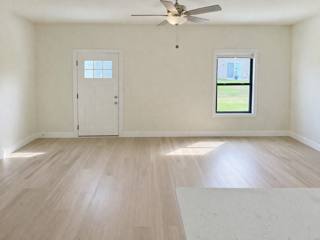 499 S 100 E #12 - Photo 5 of 18