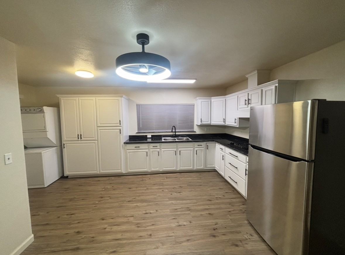 333 W 7th St - Photo 4 of 15