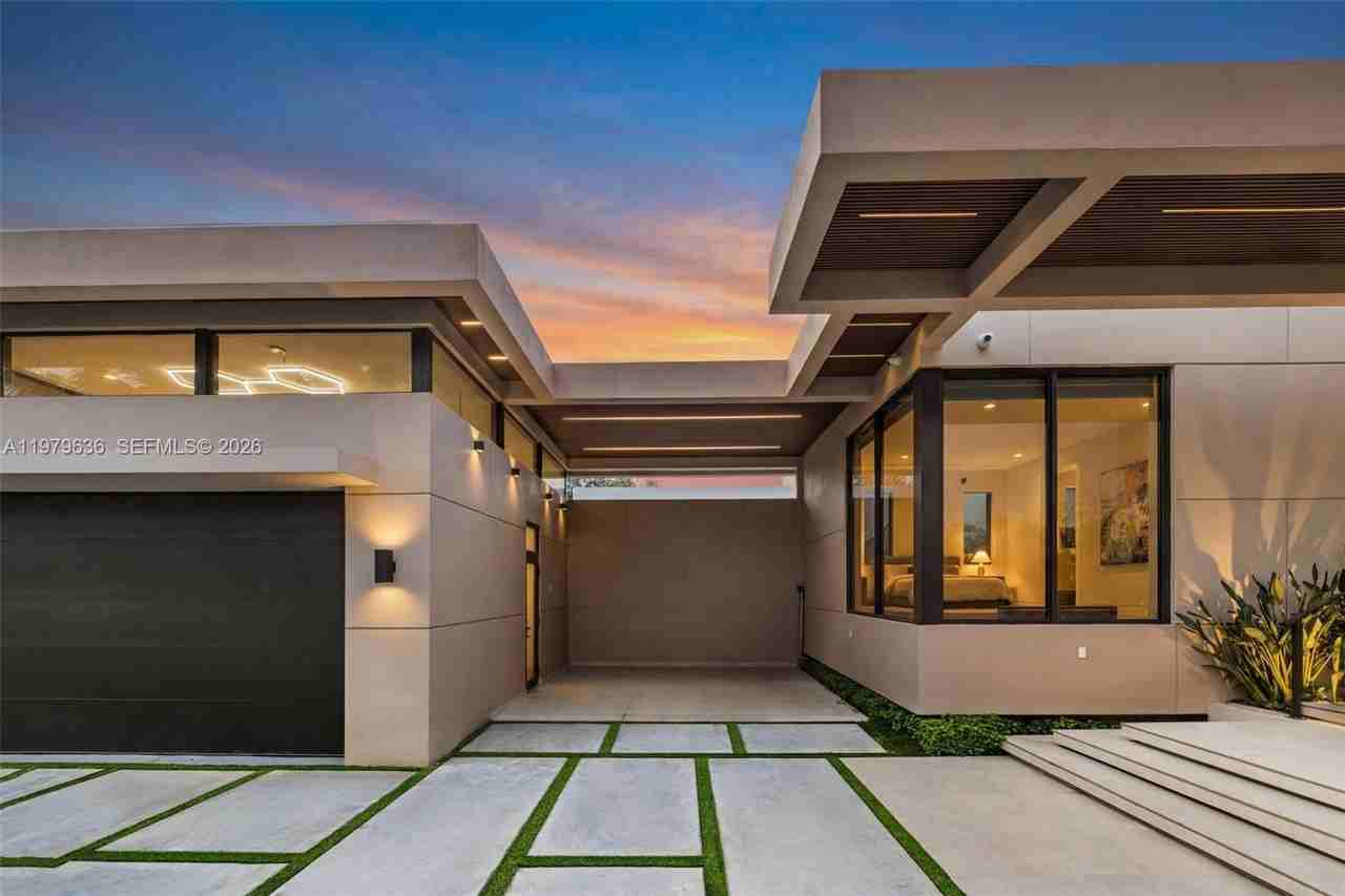 NE 77th St & Biscayne Blvd - Photo 4 of 35