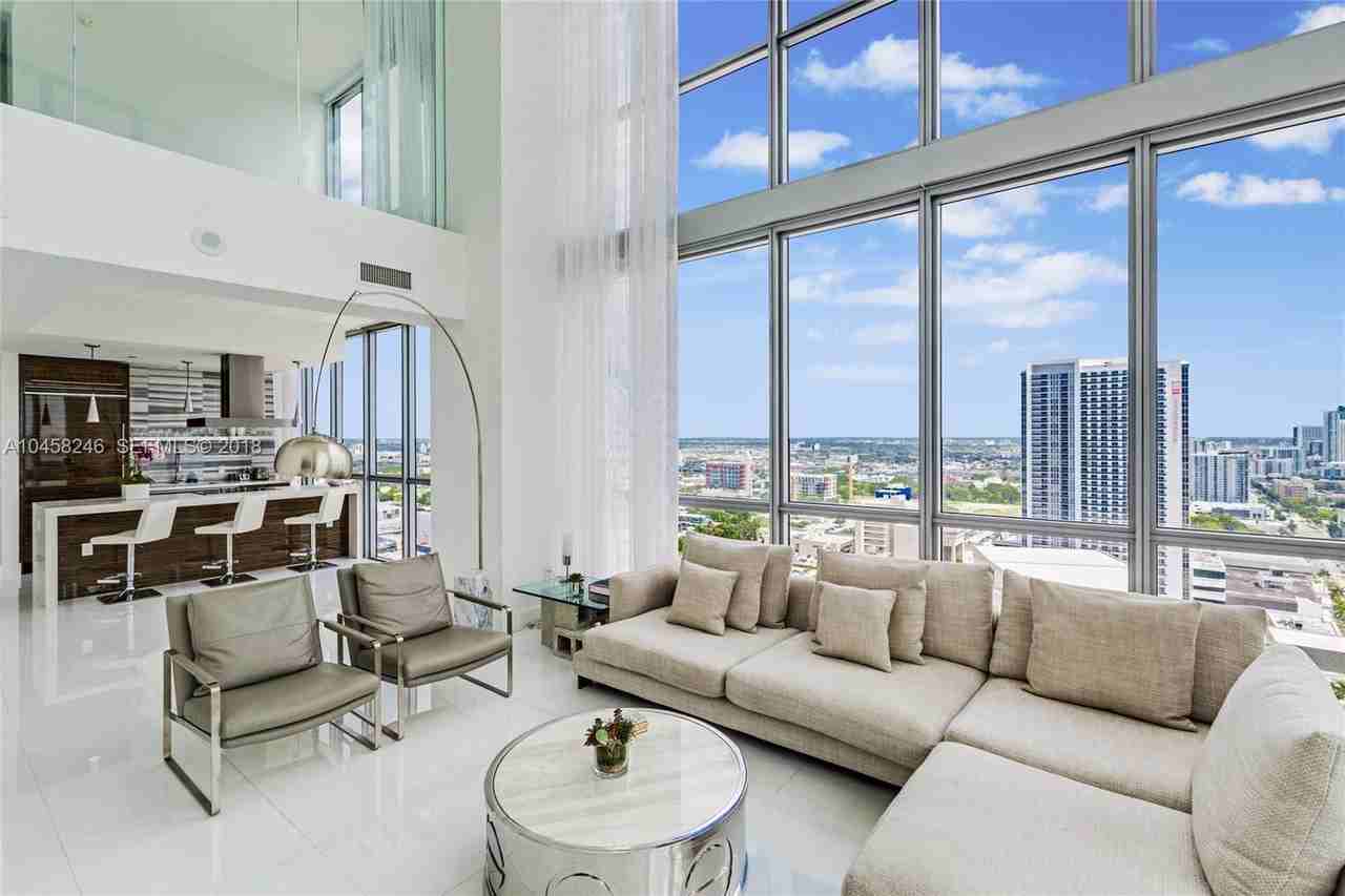 NE 11th St & Biscayne Blvd - Photo 2 of 12