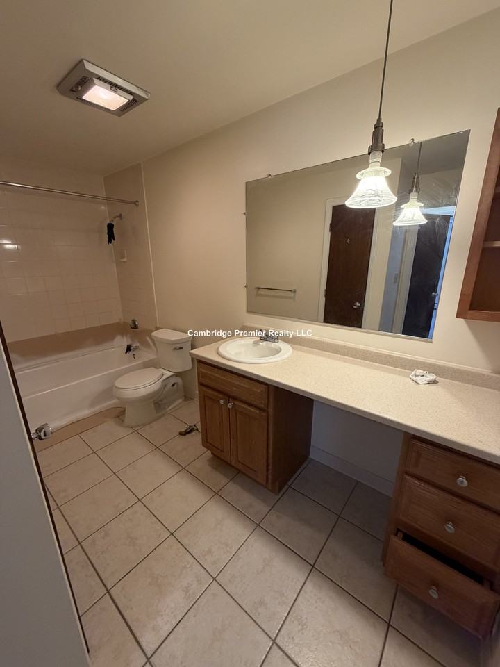 Brattle Dr #11 - Photo 5 of 10