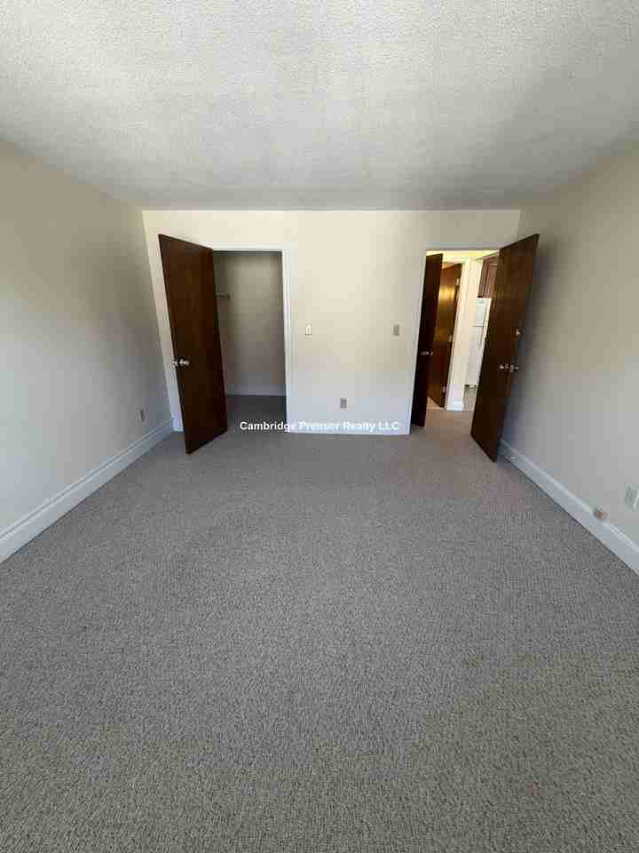 Brattle Dr #11 - Photo 7 of 10