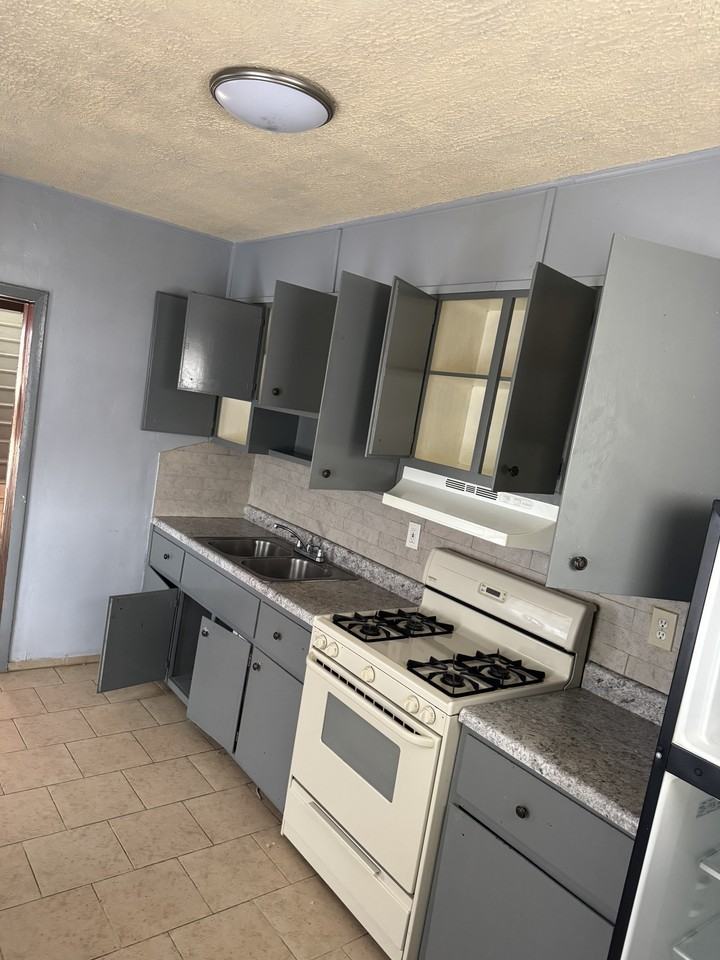 1123 Spruce St #NA - Photo 7 of 17