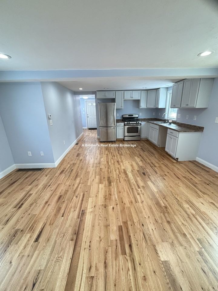 15 Buckingham St #A - Photo 3 of 11