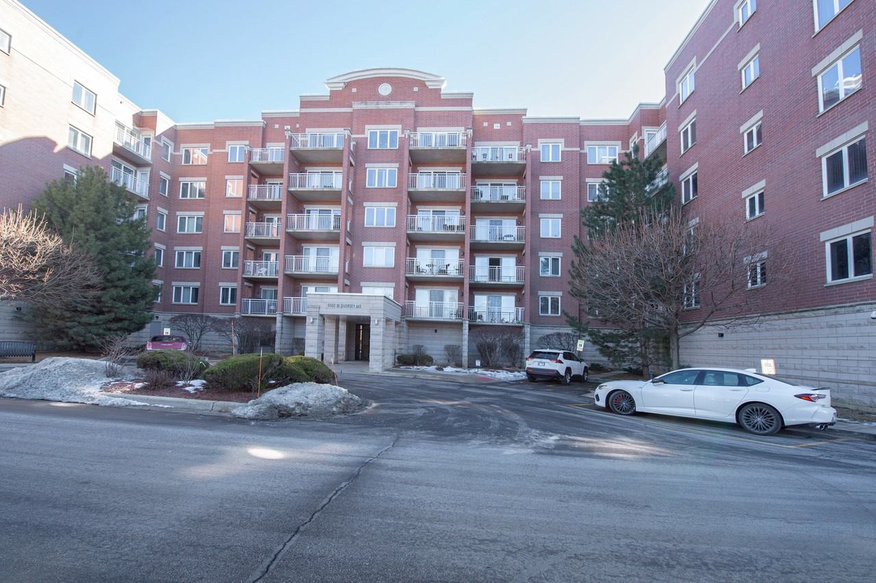 6560 W Diversey Ave #605D - Photo 2 of 18