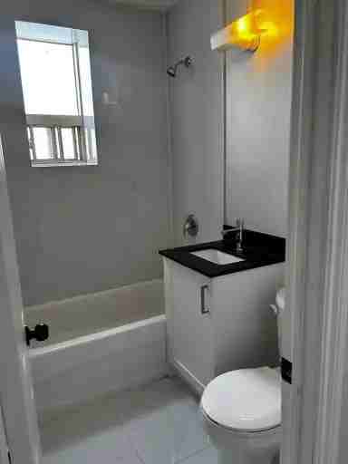 326 Saguenay Ave - Photo 5 of 9