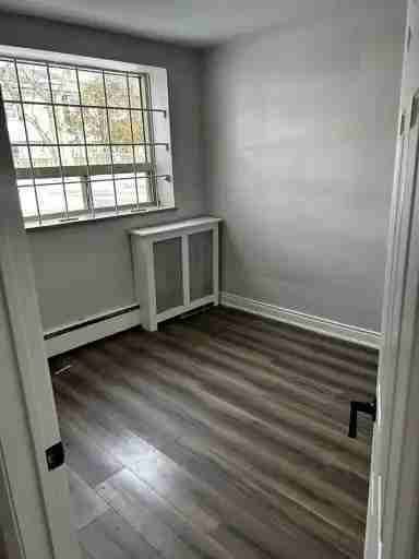 326 Saguenay Ave - Photo 6 of 9