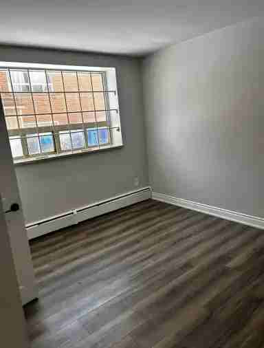 326 Saguenay Ave - Photo 7 of 9