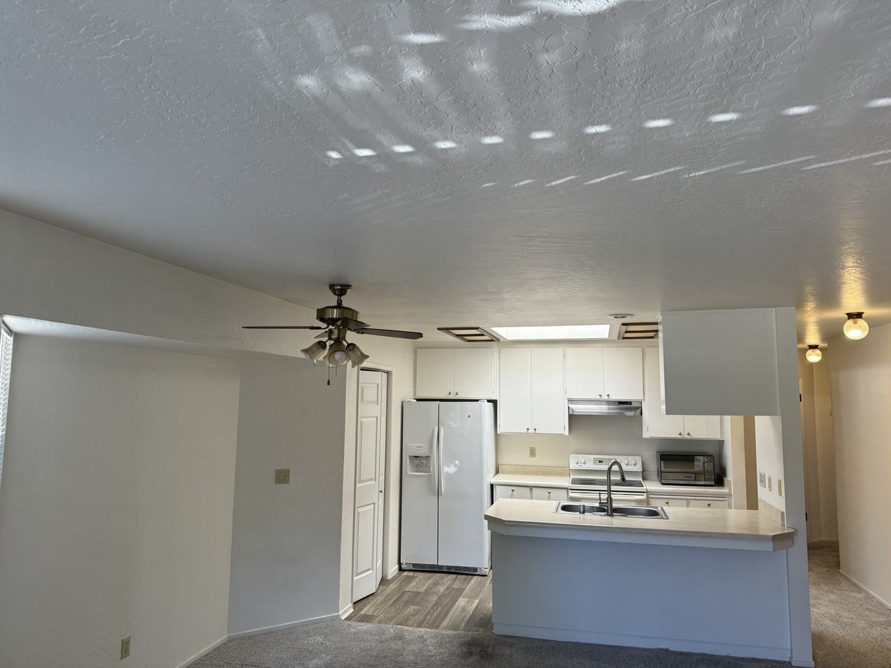 26 Greenview Cir #B - Photo 2 of 10