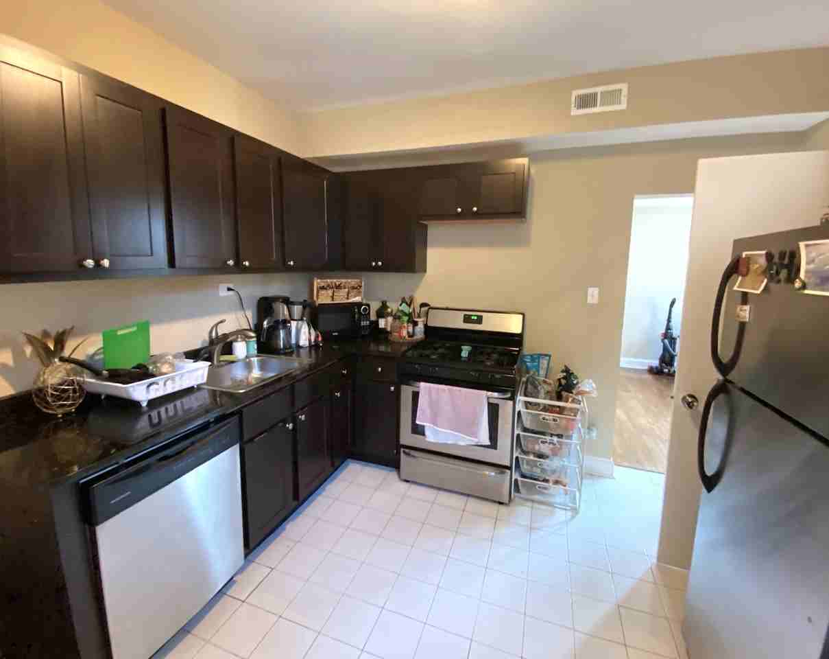 N Sedgwick St - Photo 4 of 10