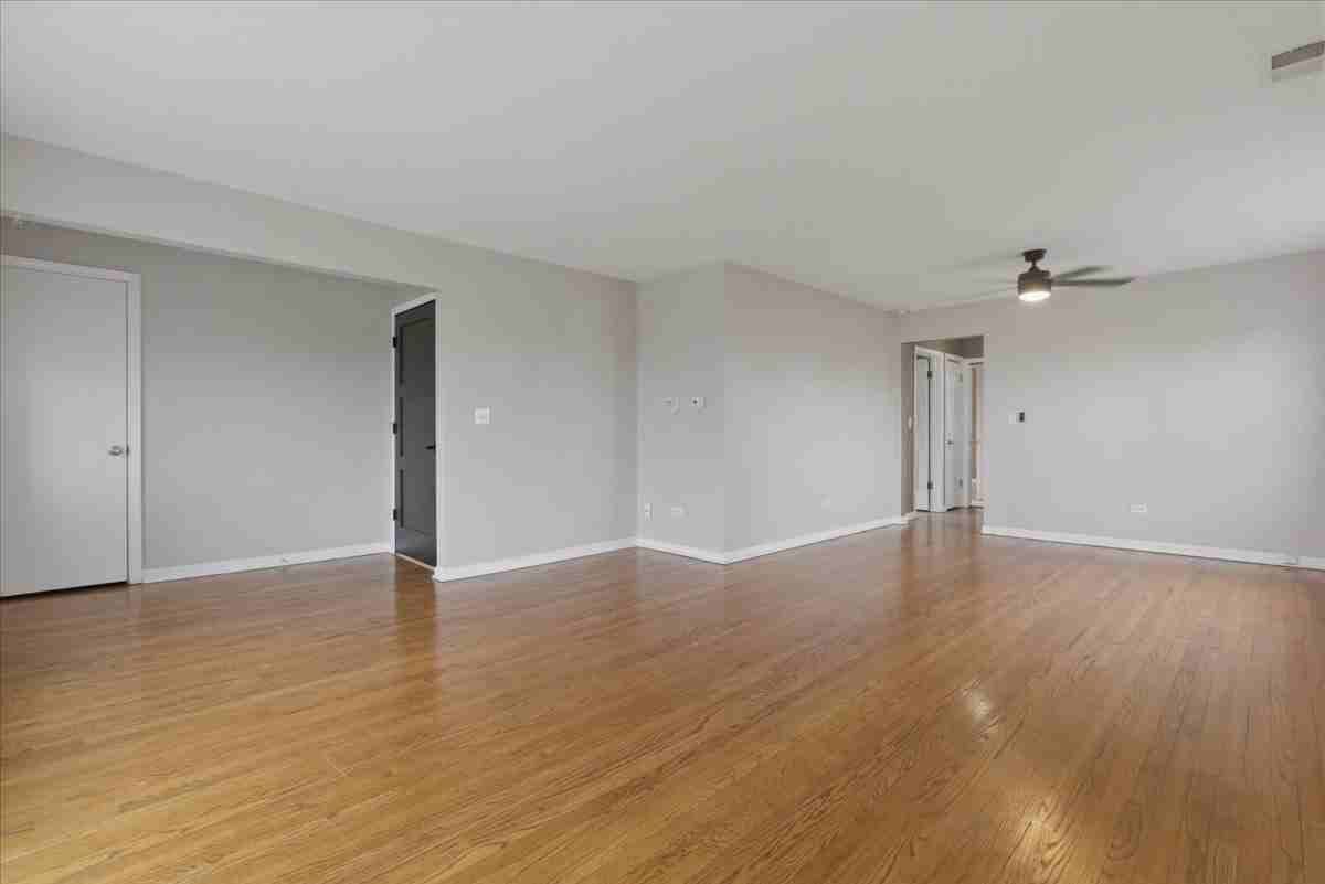 3018 N Whipple St #2 - Photo 3 of 10