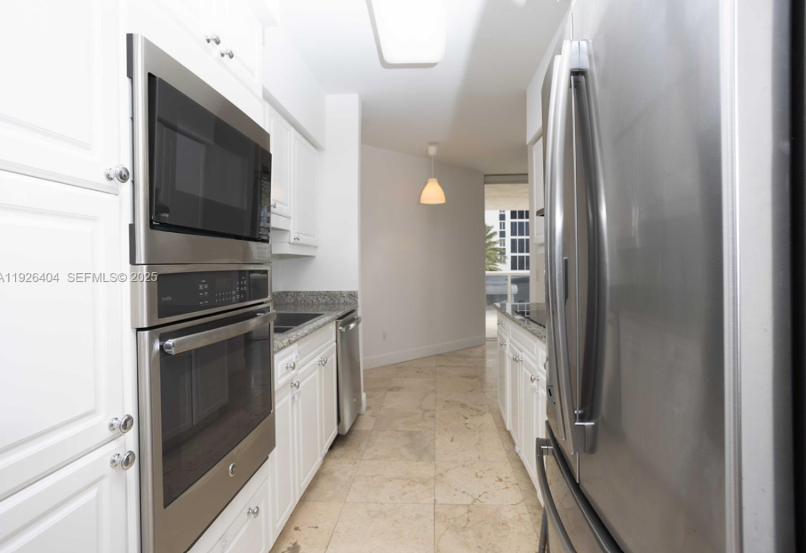 4779 Collins Ave #504 - Photo 6 of 23