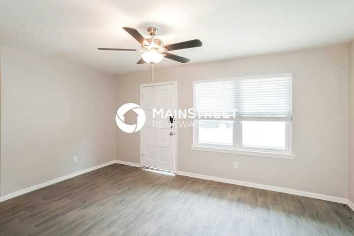 1712 Boyd St - Photo 4 of 16