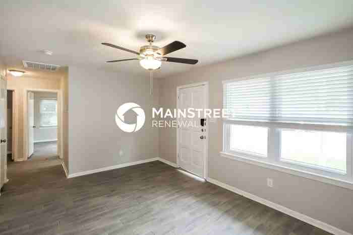 1712 Boyd St - Photo 5 of 16