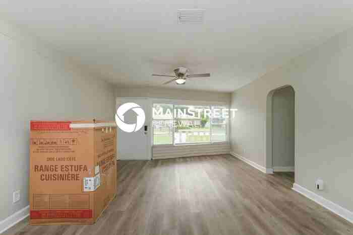 114 N Meteor Ave - Photo 3 of 16