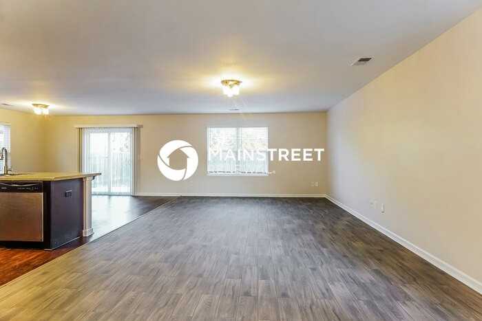 4807 Woodford Cir - Photo 2 of 17