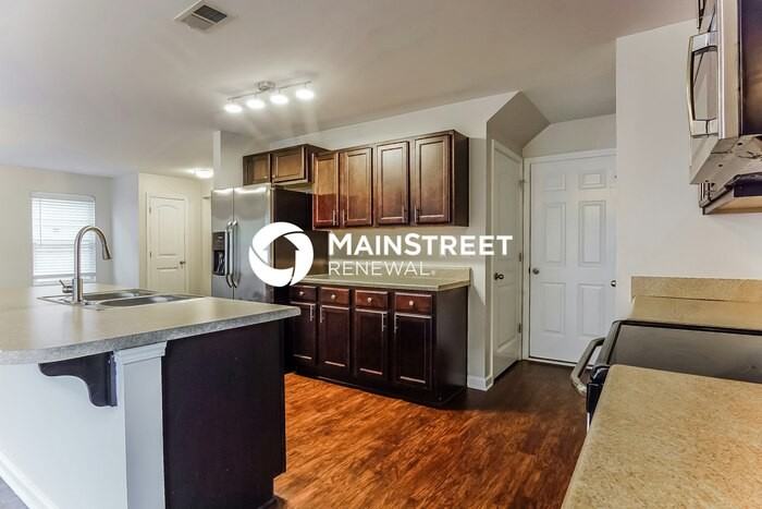 4807 Woodford Cir - Photo 6 of 17