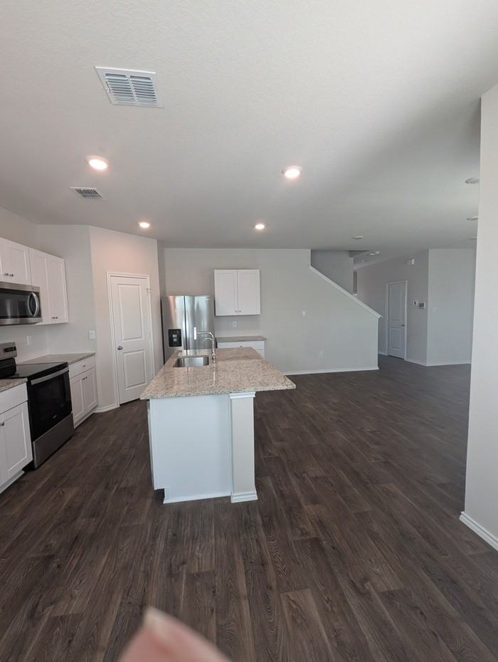 3011 Lindenwood Way - Photo 3 of 15