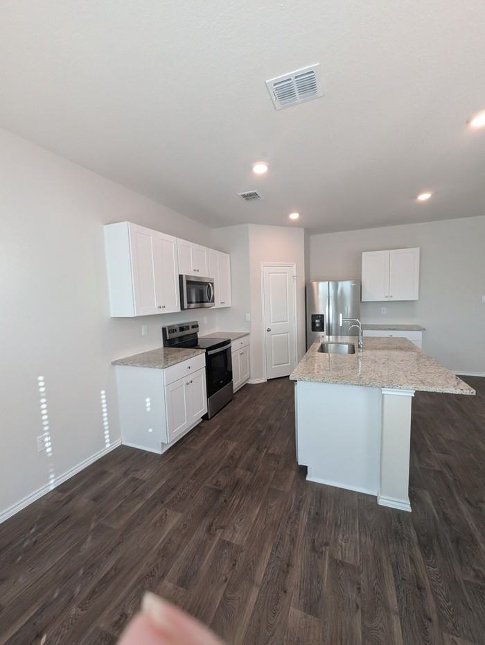 3011 Lindenwood Way - Photo 2 of 15