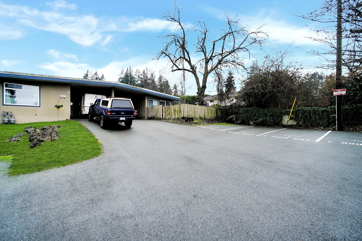 789-837 Brechin Road - Photo 6 of 10