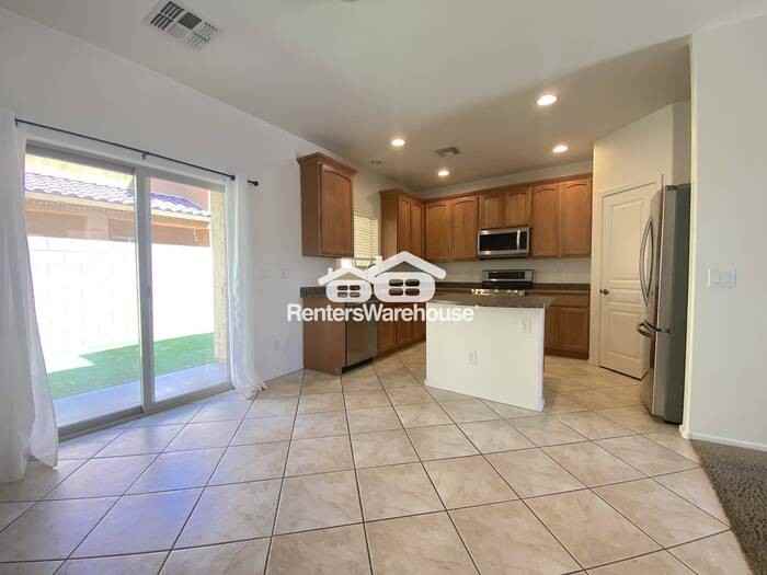 239 S Aaron - Photo 4 of 21