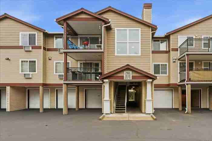 760 Nw 185th Ave #207 - Photo 2 of 38