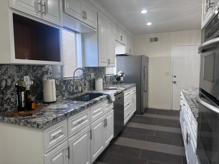 24351 Shadeland Dr - Photo 5 of 16