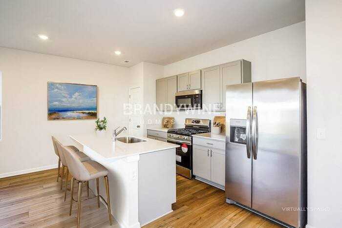 554 Torrey Pines Ln - Photo 5 of 27