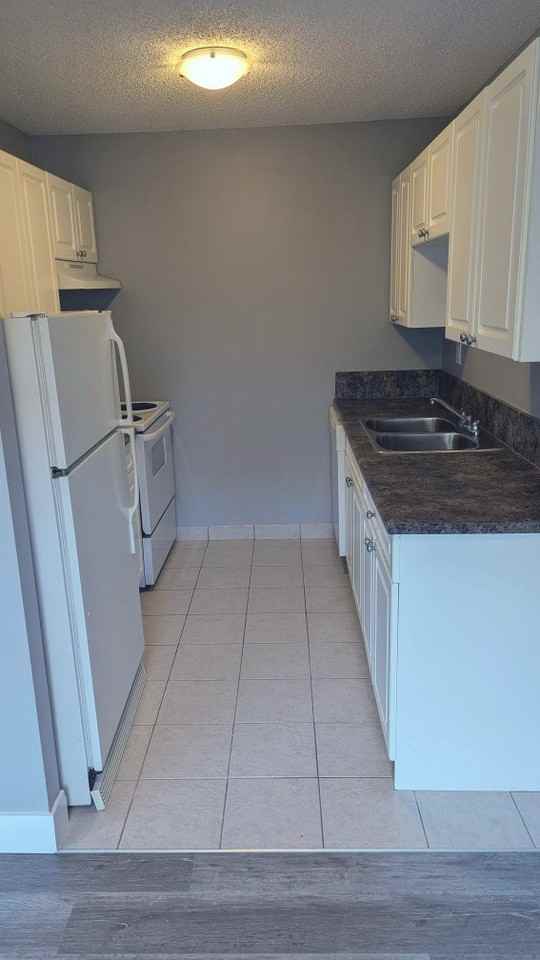 Panorama Court - Photo 4 of 10