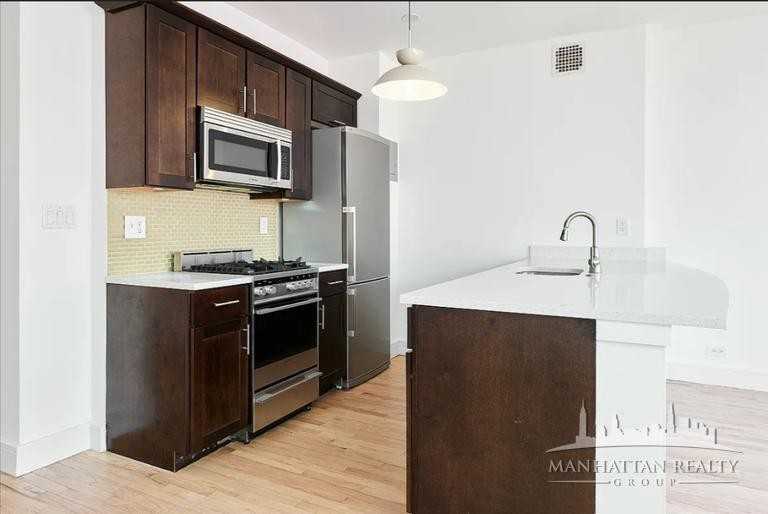 E 63rd St #PHA - Photo 3 of 10