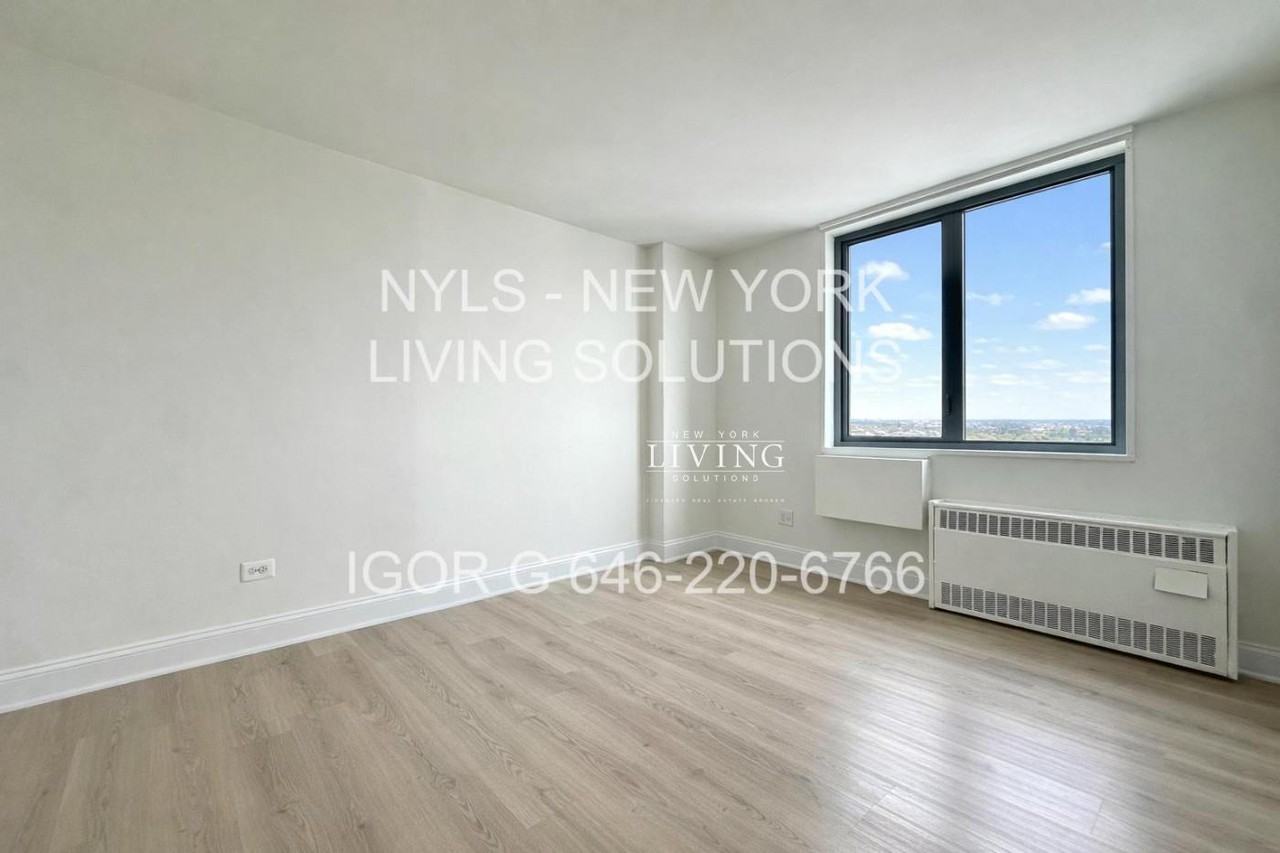 Broadway #D18C - Photo 2 of 12