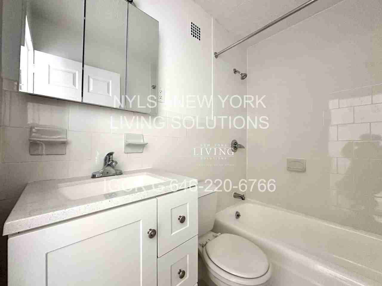 Broadway #E3C - Photo 7 of 12