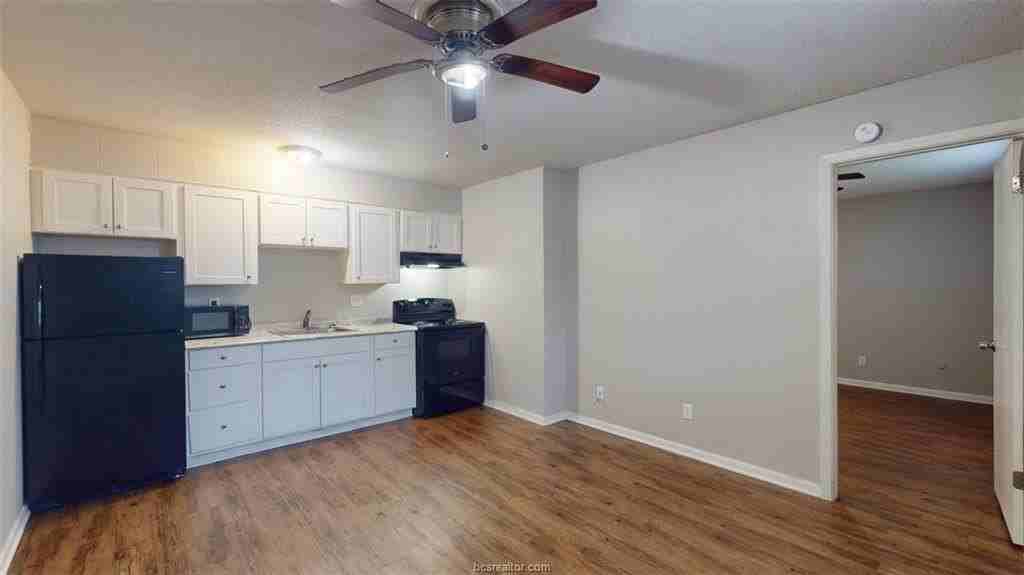 500 Foch St Apt 10 - Photo 2 of 13
