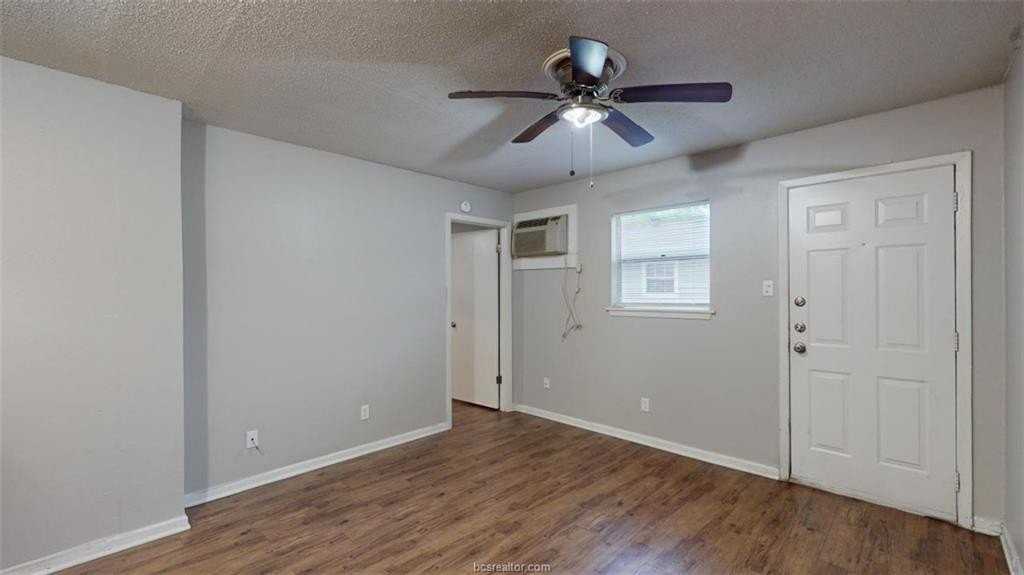 500 Foch St Apt 10 - Photo 3 of 13