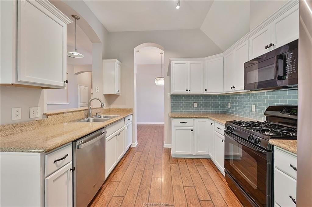 4212 Cripple Creek Ct - Photo 5 of 22