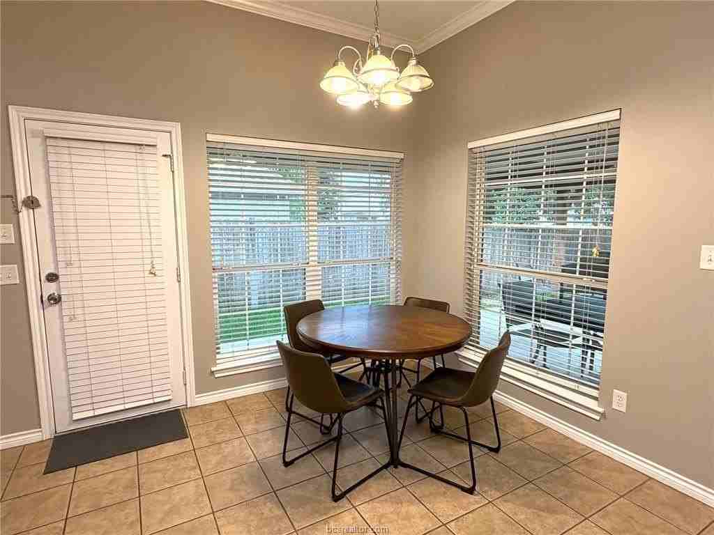 906 Bougainvillea St - Photo 3 of 16