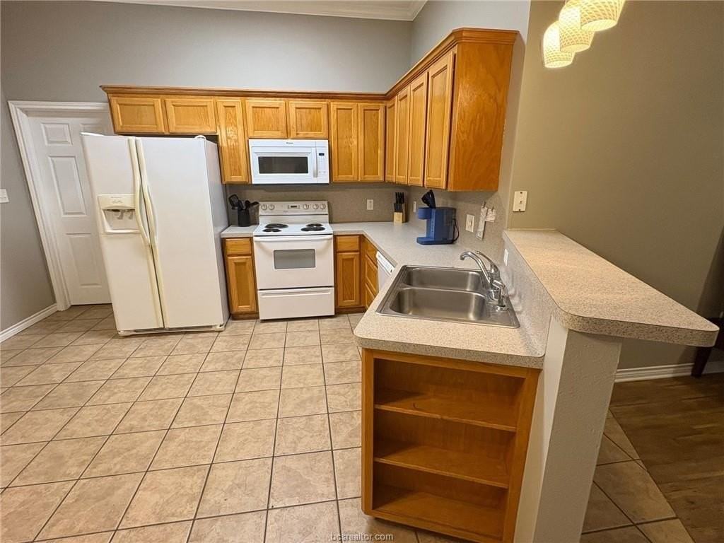 906 Bougainvillea St - Photo 6 of 16