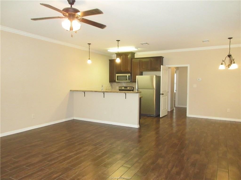 405 Ash St - Photo 2 of 22