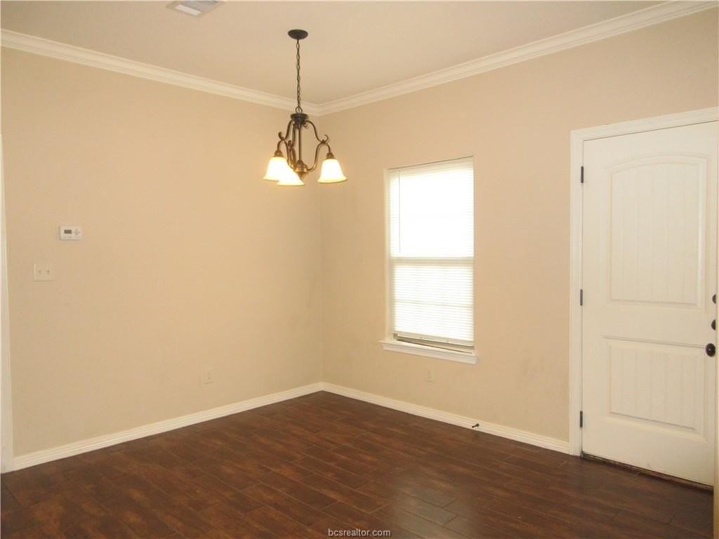 405 Ash St - Photo 3 of 22