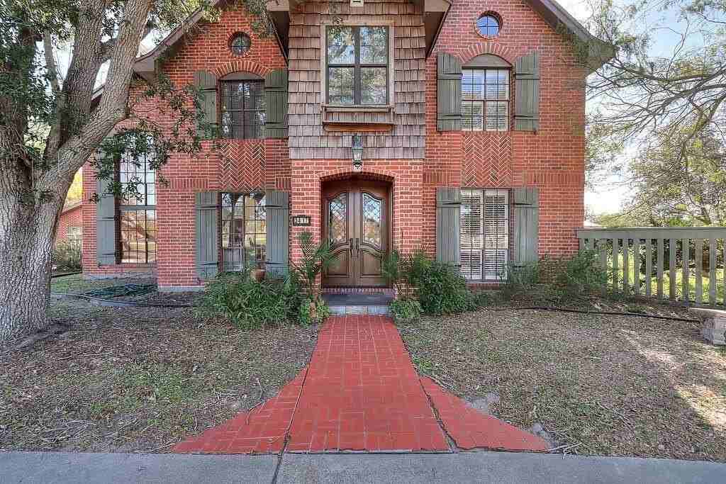 3417 Newcastle Dr - Photo 2 of 37