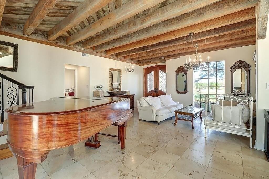 3417 Newcastle Dr - Photo 3 of 37