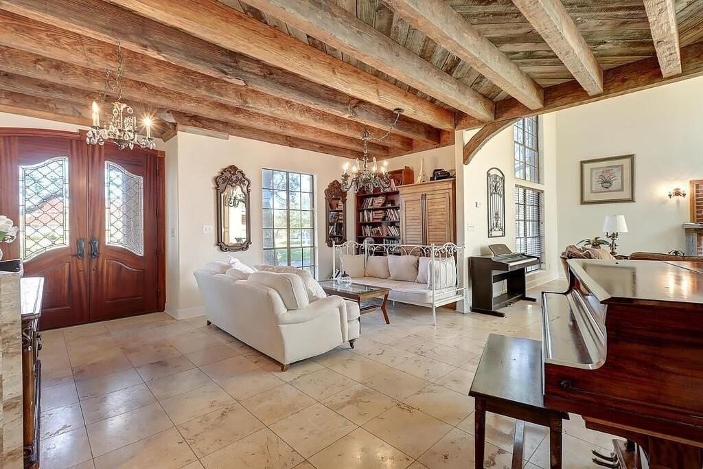 3417 Newcastle Dr - Photo 4 of 37