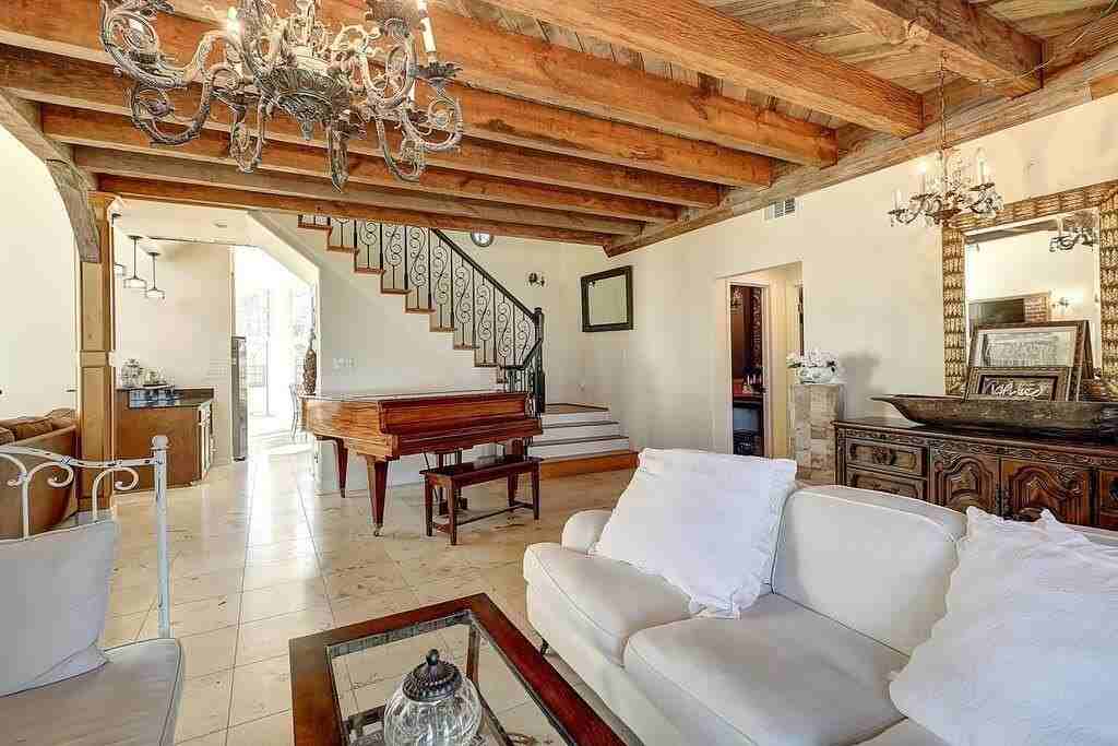 3417 Newcastle Dr - Photo 7 of 37