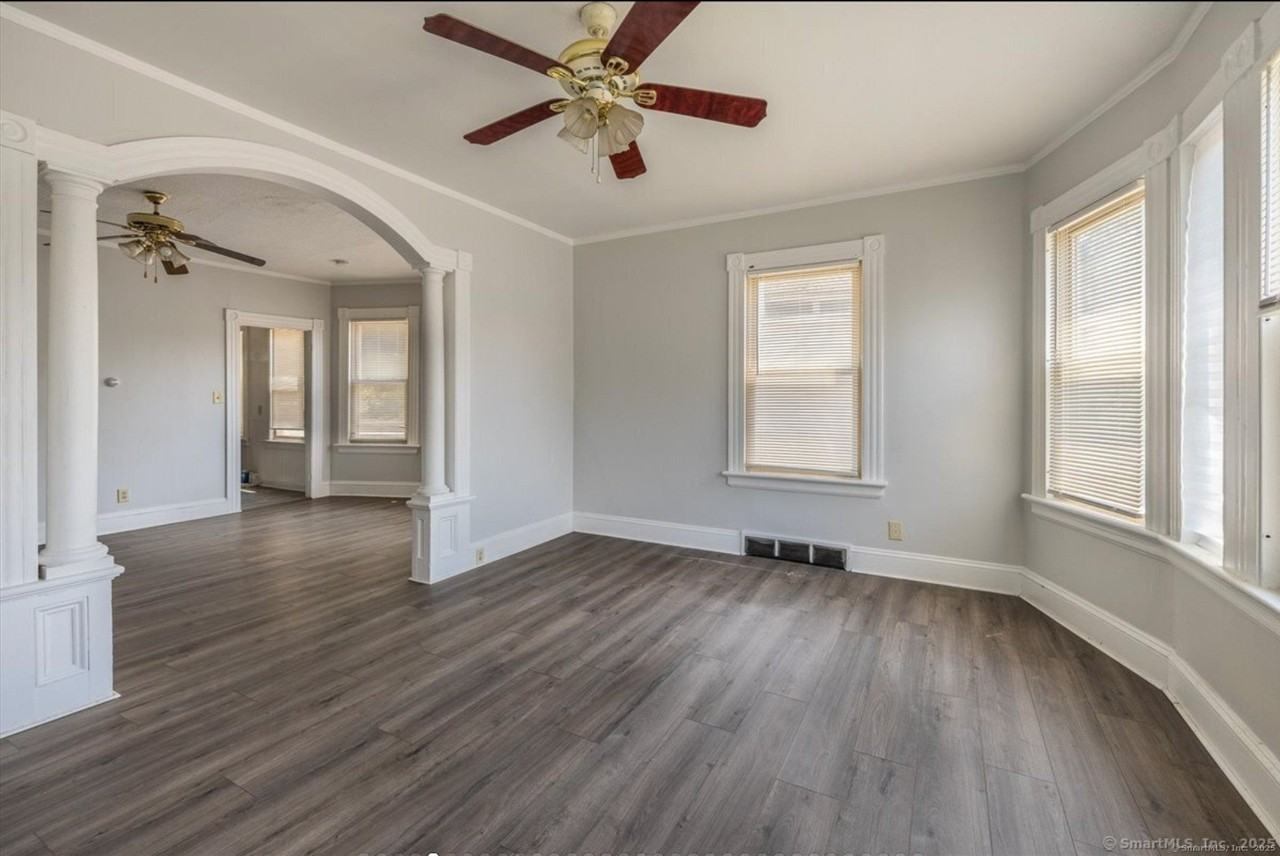 120 New Haven Ave - Photo 4 of 10