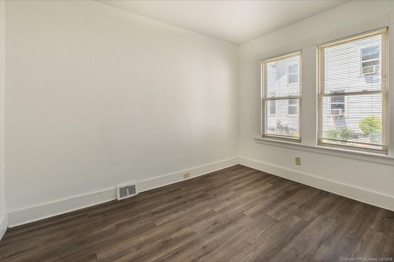 120 New Haven Ave - Photo 7 of 10