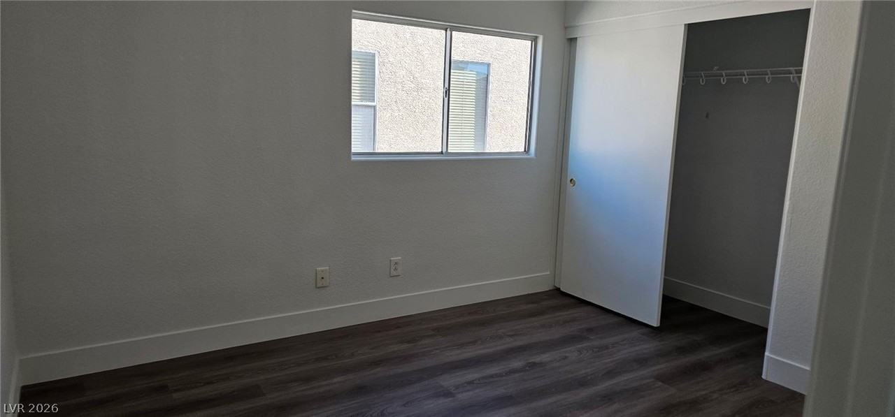 11606 Vesuvio Ct - Photo 3 of 6