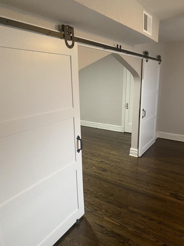 3719 Hereford Street - Photo 4 of 10